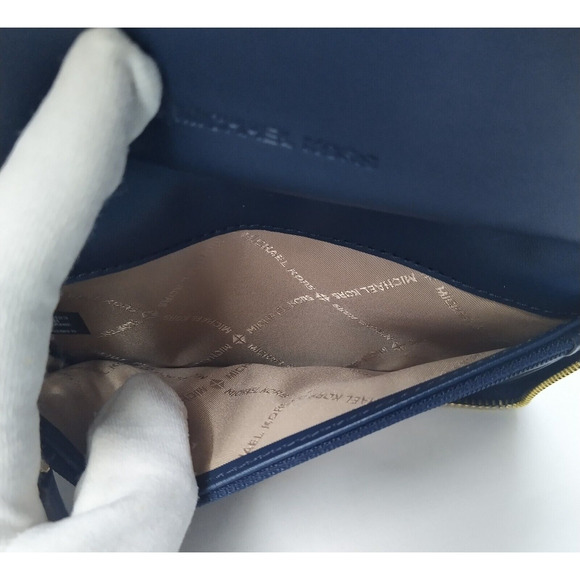 Michael Kors Jet Set Travel Navy Blue Leather Zip Around Phone Case Wallet - NWT - Picture 14 of 16